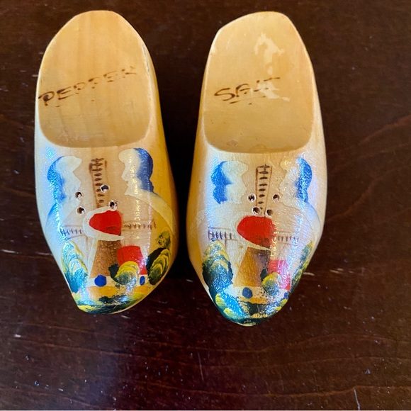 Dutch Wooden Shoe / Clog Salt & Pepper Shakers - Picture 2 of 6